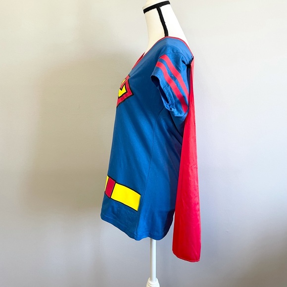 Superman caped Halloween costume graphic tee - Picture 4 of 7